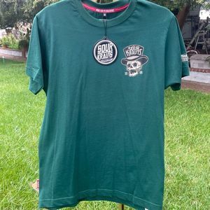 NWT Sauerkraut’s clothing company green skull T-shirt Size medium